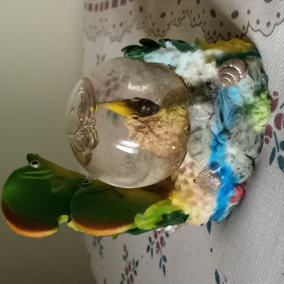 Mini Fish/Beach Snow Globe - Picture 4 of 5